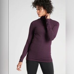 Athleta Flurry Peak Base Layer Long Sleeve Top Size M
